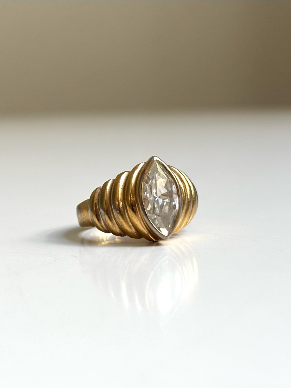 Vintage Joseph Esposito 14K Gold with Crystal Size 7